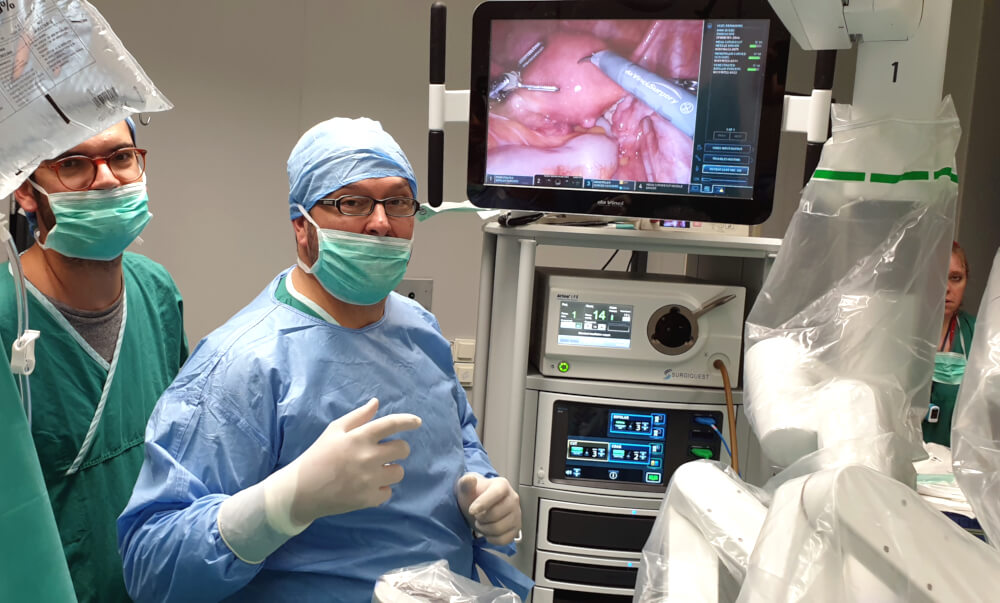 Εικόνα ρομποτικής ομάδας Da Vinci Xi. Παντελής Αντωνάκης, Ρομποτική & Λαπαροσκοπική Χειρουργική